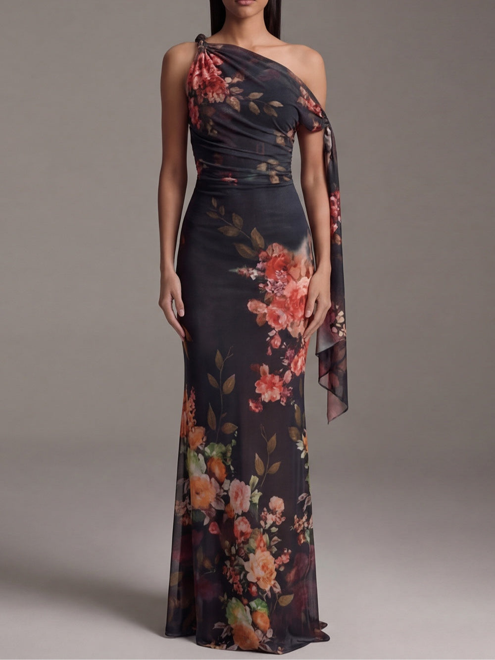 Danae & Melina - Vestido Maxi Plisado en Chifón Estampado Negro de Un Hombro