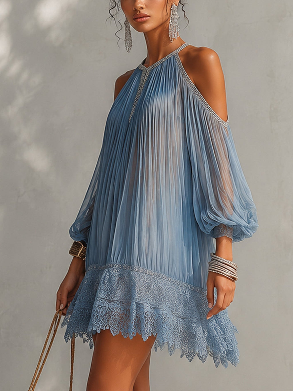 Σεραφίνη | Robe Mini Bleue à Épaules Dénudées Froncée et Ourlet en Dentelle