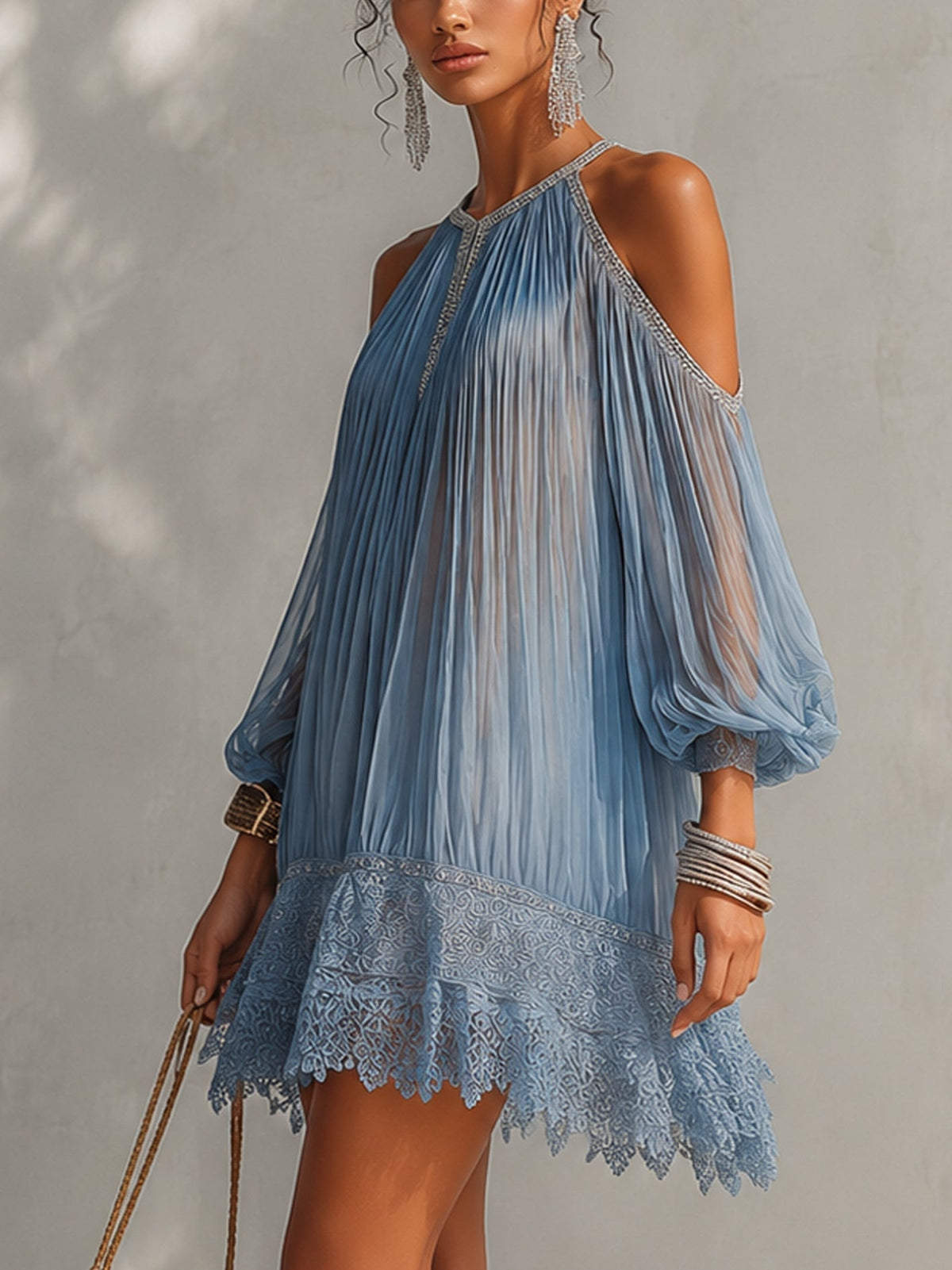 Σεραφίνη | Robe Mini Bleue à Épaules Dénudées Froncée et Ourlet en Dentelle