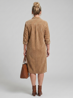 Pema | Vestido midi de manga larga con bolsillos tipo parche