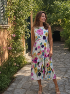 Flor | Vestido midi con estampado floral, sin mangas y cuello redondo