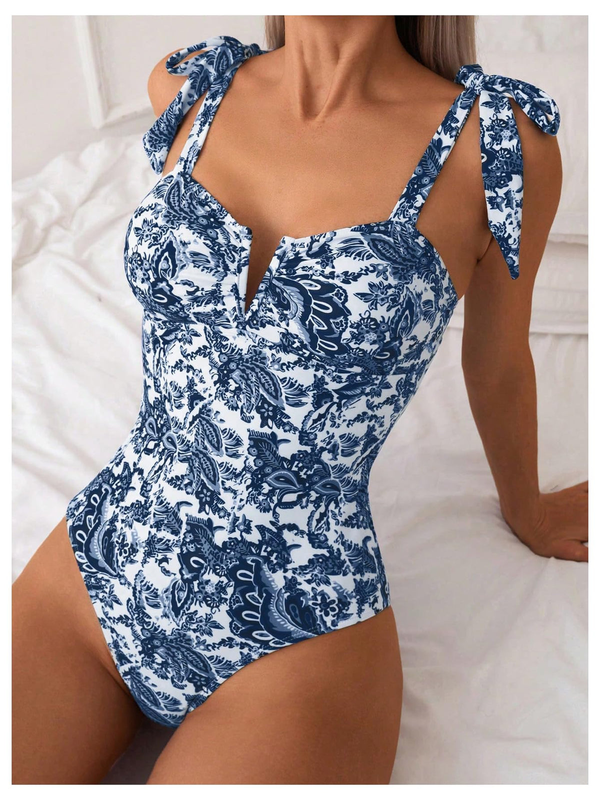 Danae & Melina - Bañador de una pieza moldeador, cuello en V, estilo boho con hombro atado y fruncido