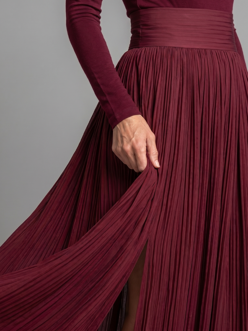 Lana | Vestido midi de manga larga con cuello alto y cintura marcada