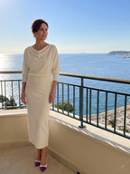 Romy | Μίντι φόρεμα με ντραπέ λαιμόκοψη και εφαρμοστή φούστα