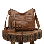 Η τσάντα crossbody Serafina’s Utility Charm