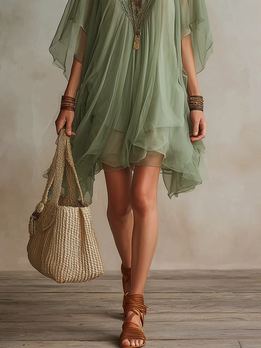 Danae & Melina - Vestido Mini Fluido en Chifón Verde con Escote en V