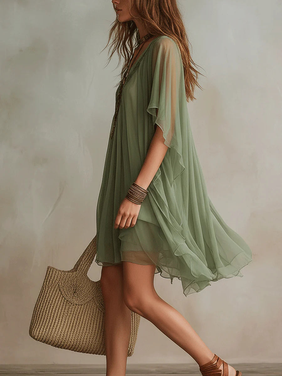 Danae & Melina - Vestido Mini Fluido en Chifón Verde con Escote en V