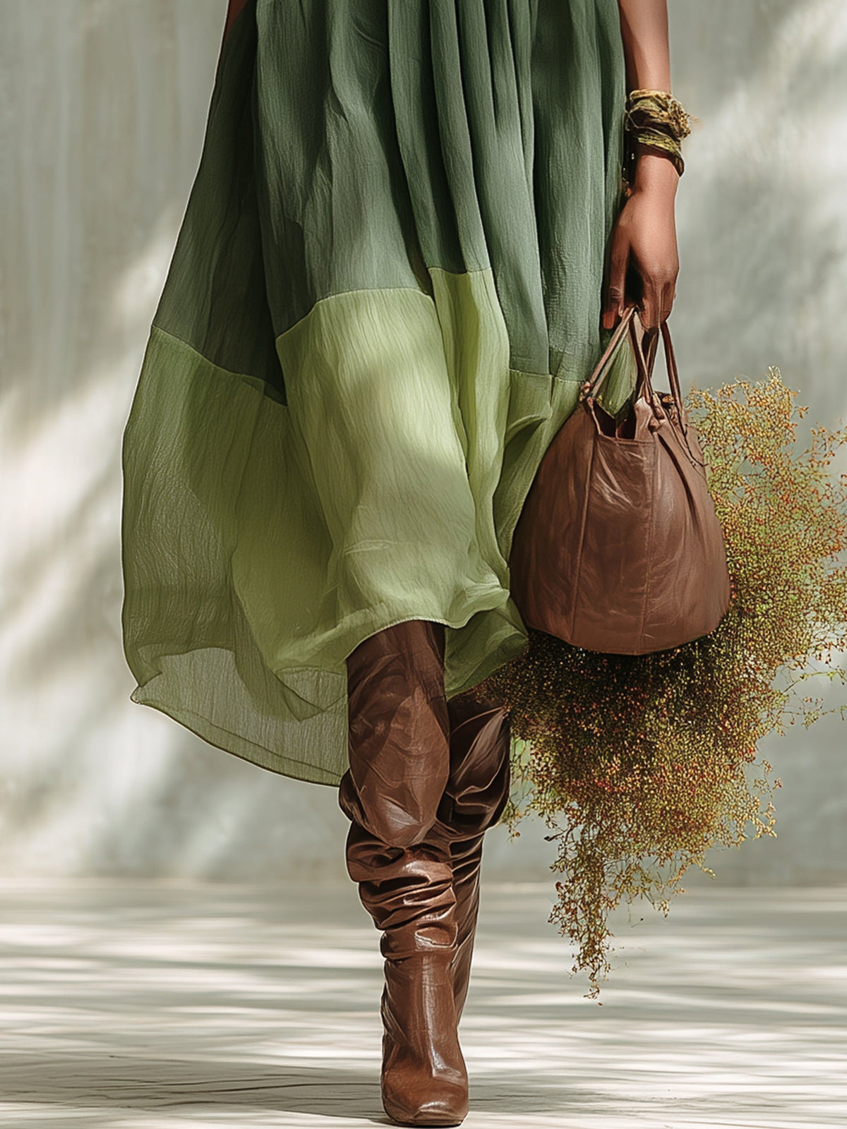 Danae & Melina - Vestido Midi en Chifón Verde con Hombros Descubiertos y Mangas Cortas