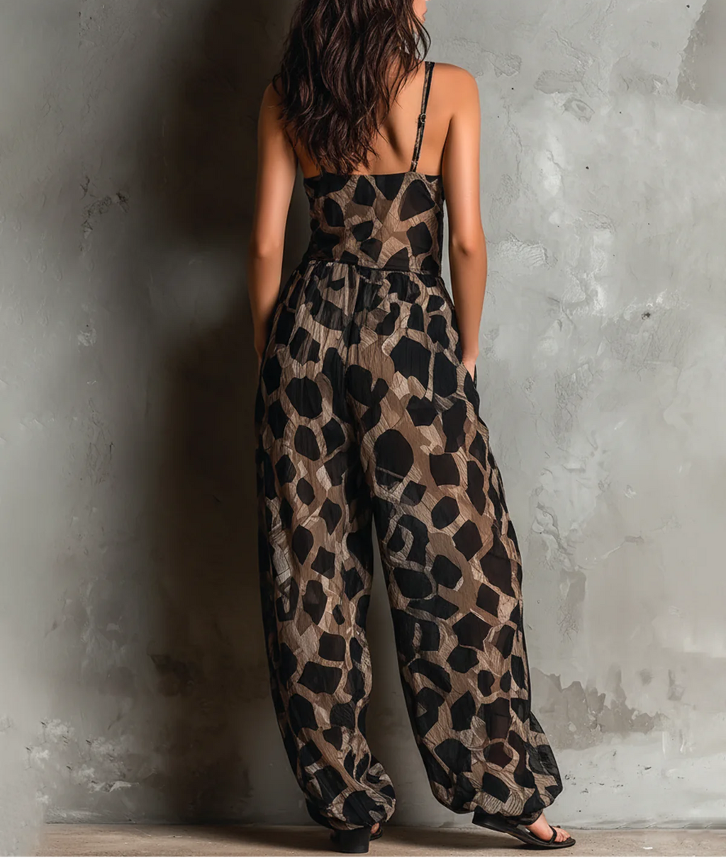 Roberta | Ολόσωμη φόρμα από μαύρο σιφόν με animal print