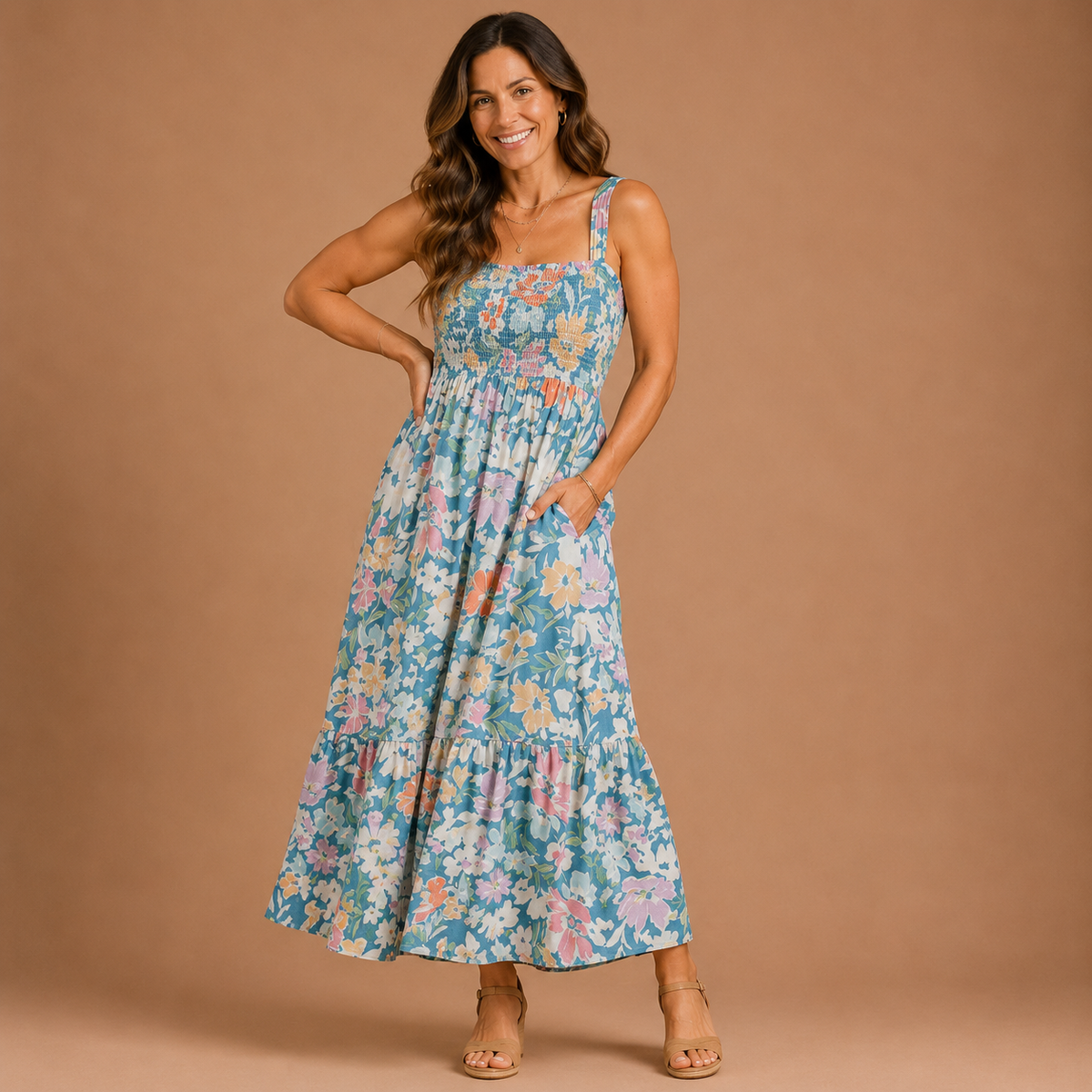 FIONA | Floral maxi φόρεμα με ρυθμιζόμενες τιράντες που αναδεικνύει τη σιλουέτα σας