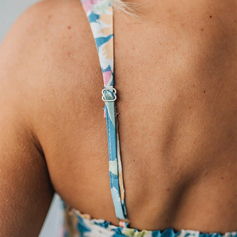FIONA | Floral maxi φόρεμα με ρυθμιζόμενες τιράντες που αναδεικνύει τη σιλουέτα σας